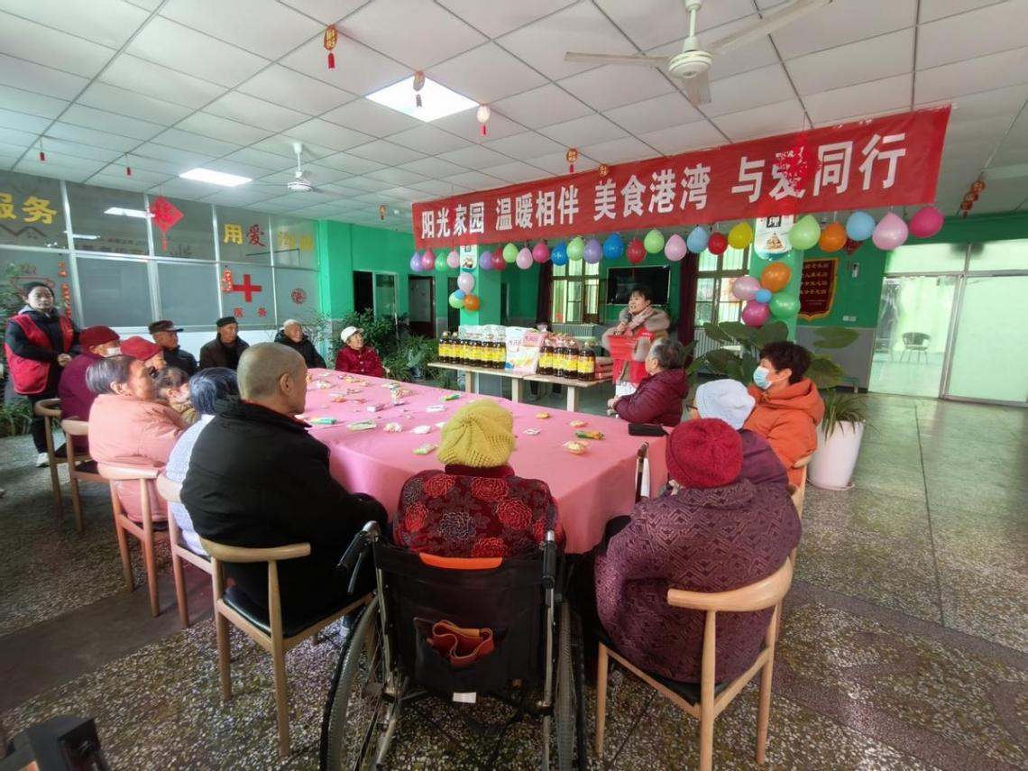 情滿敬老 孝潤(rùn)童年——幼兒園與養(yǎng)老院的溫馨邂逅
