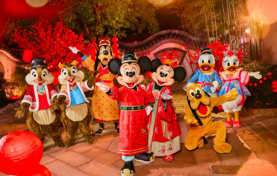 密集“上新”迎游客!來主題公園過春節(jié)成新年俗