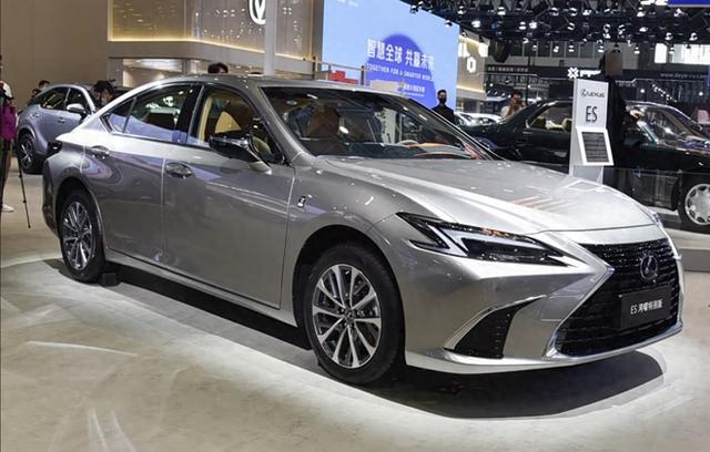 四款燃油轎車來襲 雷克薩斯ES 200灣曜特別版領(lǐng)銜