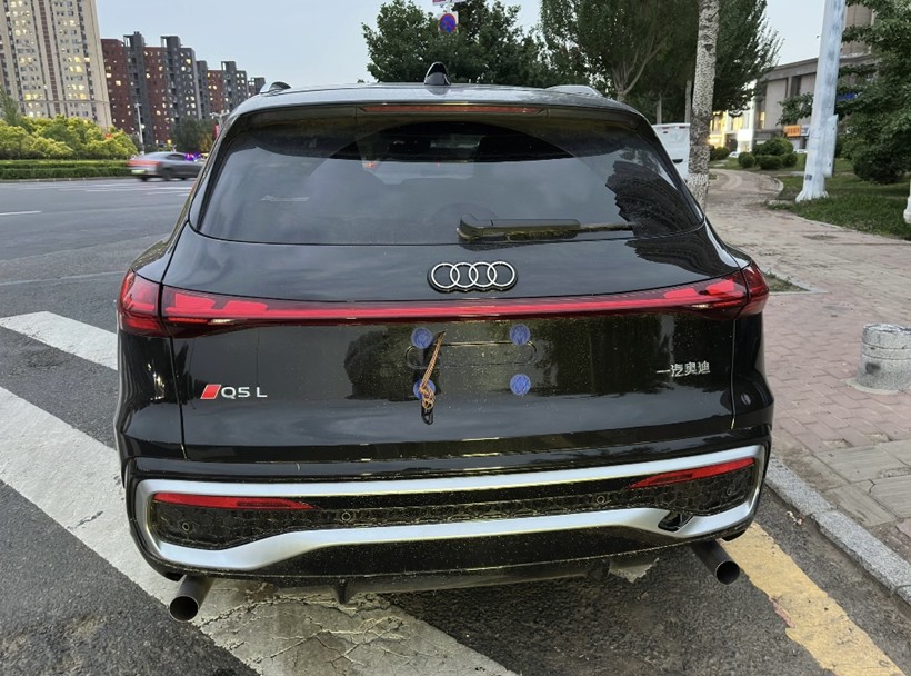 新一代奧迪Q5L街頭現身,尺寸升級,搭第五代EA888發動機+華為ADS