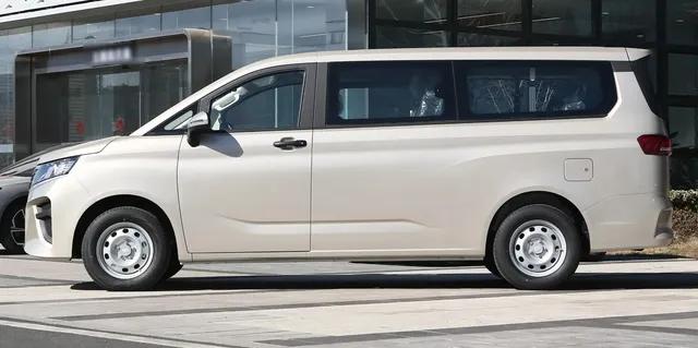 預算7萬想買MPV?這款6/7座神車,你絕對沒聽過但真香!